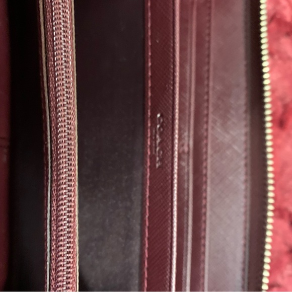 Like New Coach Darcy Patent Leather Bow Wallet - Picture 3 of 5